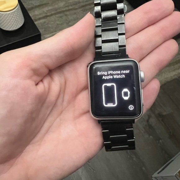 Series 3 Apple iWatch - Picture 4 of 4